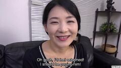 Jouer Les débuts de rêve d'une MILF japonaise : une expérience JAV inoubliable