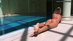 Reproduzir Festa na piscina russa molhada e selvagem de Mary Kalisy