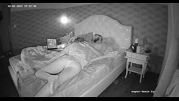再生 スカイラーは彼女の顔以来、口の中で絶頂を吹き飛ばし、愛している、彼女のボーイフレンドはまだテレビを見て、彼女のポニーテールで遊ぶのが大好きです