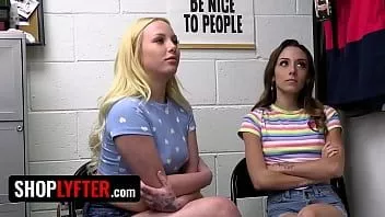 Abspielen Shoplyfter - zwei heiße Babes, die beim Stehlen von Waren erwischt wurden, die für eine tiefe Höhlensuche ins Hinterzimmer gebracht wurden