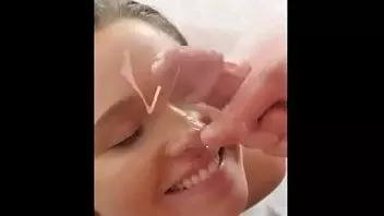 Jouer Snap chaudasses obtenant une énorme compilation d'éjaculations faciales