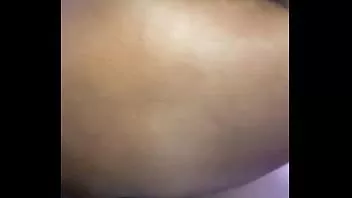 चलाएँ मैंने अपने पड़ोसी की पत्नी की चुदाई की उसके पास सैलून के लिए पैसे नहीं थे