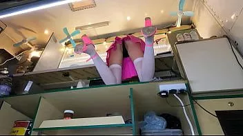 Reproducir Alice provocando al jefe con su culo sexy en el trabajo