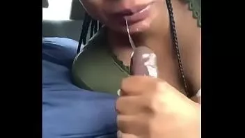 play Aluna adolescente chupa o pau do professor para obter notas nos exames