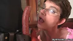 Play Horny Mature Mom Can't Resist Young Lover's Big Cock