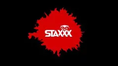 Riproduci La bruna Vixen Jordin Skye si sporca in cucina con uno stallone nero ben dotato