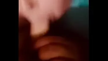 Reproducir Gf chupando polla y tomando mi semen en su boca