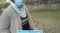 play Blowjob im Freien im Park: Die heiße Brünette gibt intensives POV BJ