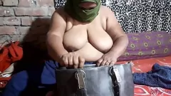 Jouer La séance de réamorage torride de Desi Bhabhi