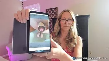 Reproduzir Sexy milf camgirl jess ryan dá uma classificação honesta de pau para thor jessryan.manyvids.com