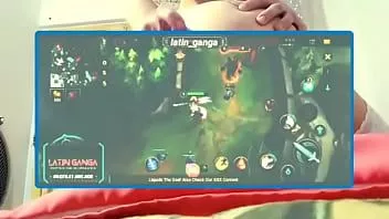 播放 英雄联盟：狂野裂痕 - 盖伦 vs 墨菲特
