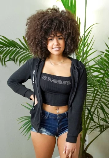 अभिनेता Gianna Diaz