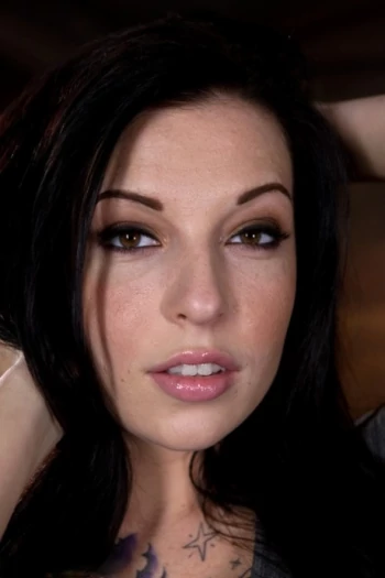 Porno Yıldızı Aria Aspen