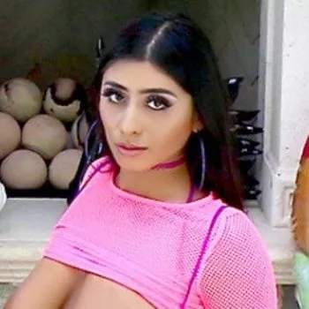 अभिनेता Ella Knox
